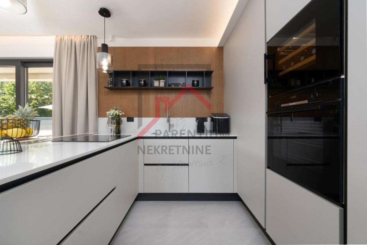 Bellissima villa moderna non lontano dal mare e dal centro città!