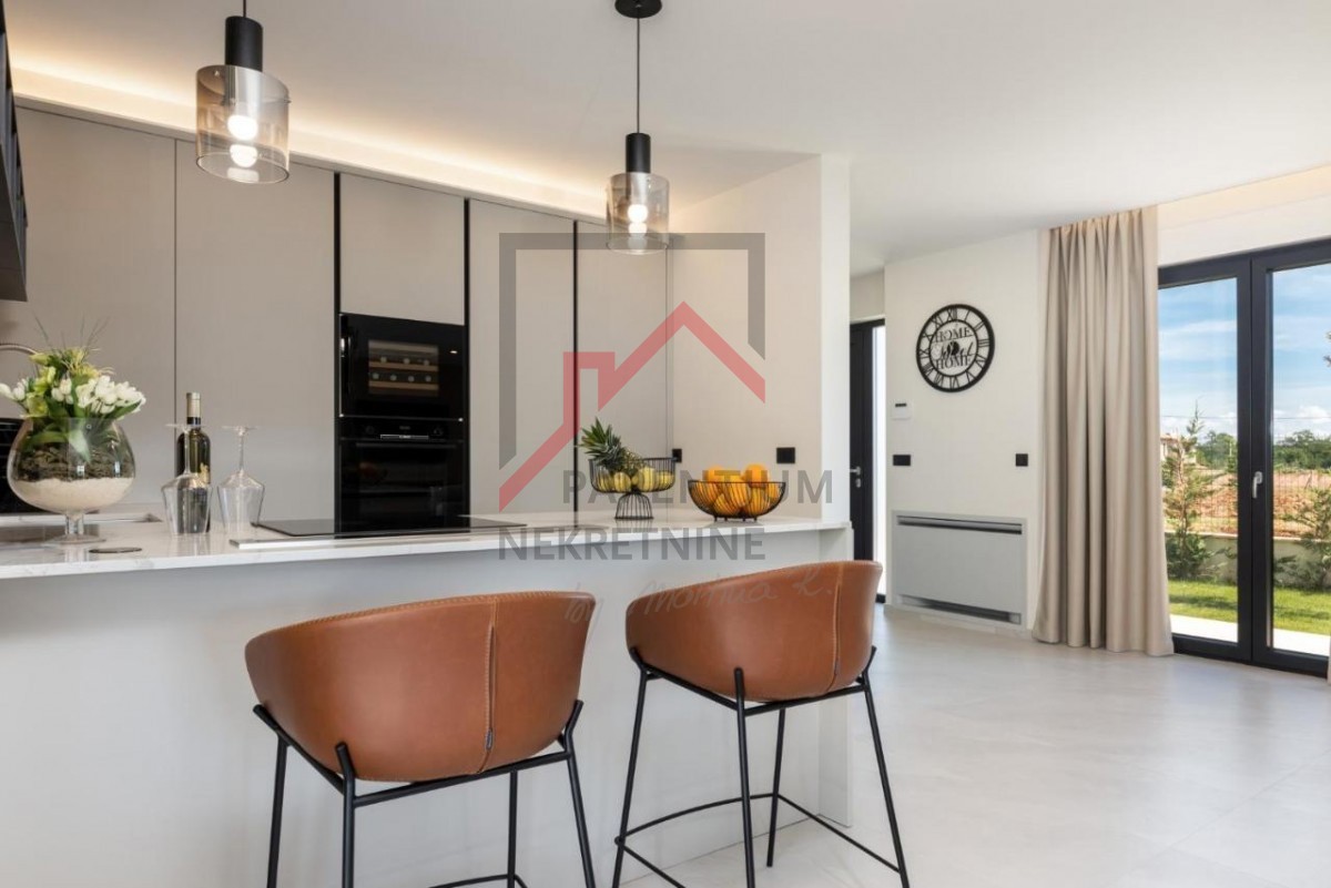 Bellissima villa moderna non lontano dal mare e dal centro città!