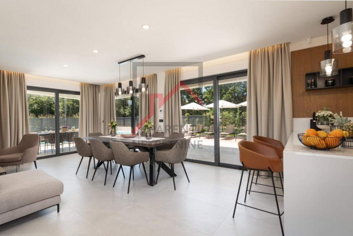 Bellissima villa moderna non lontano dal mare e dal centro città!