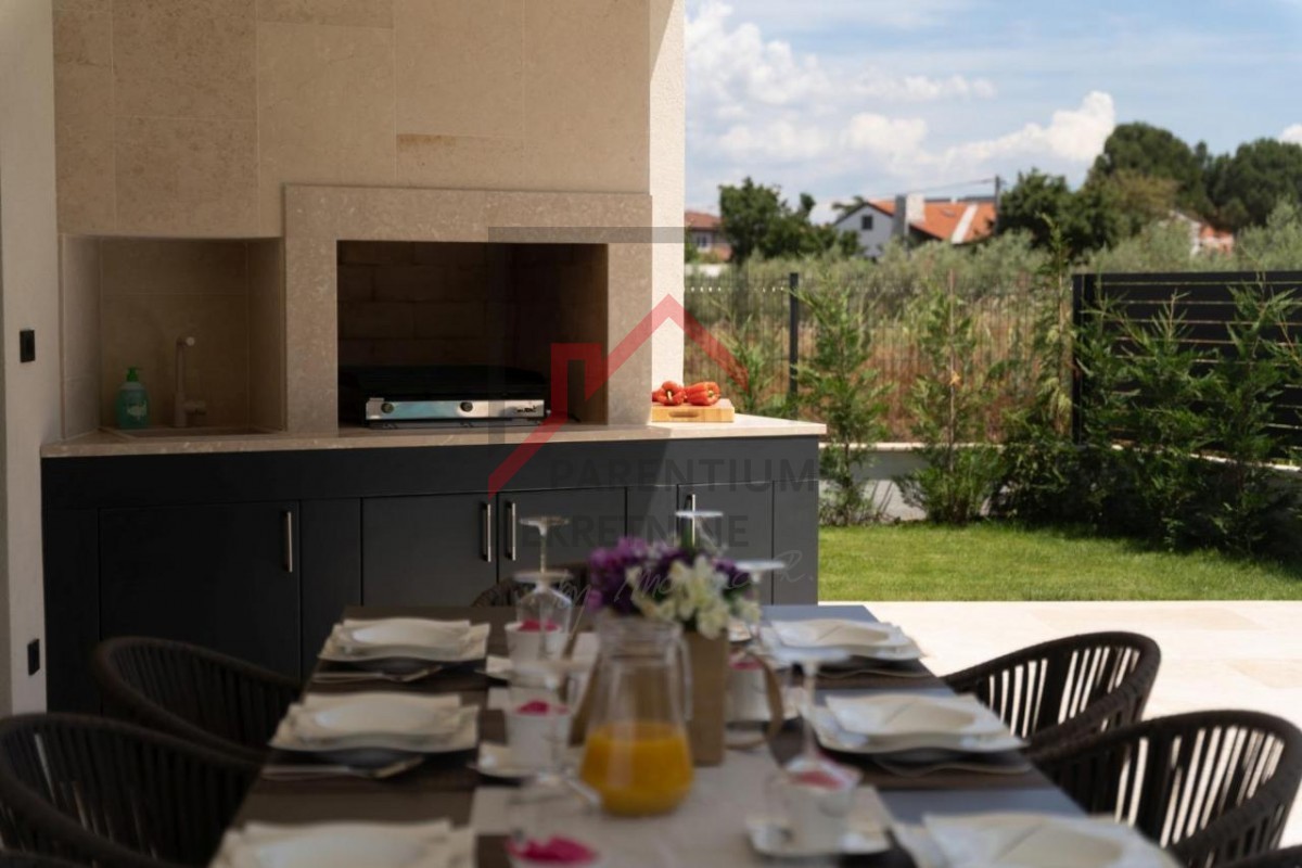 Bellissima villa moderna non lontano dal mare e dal centro città!