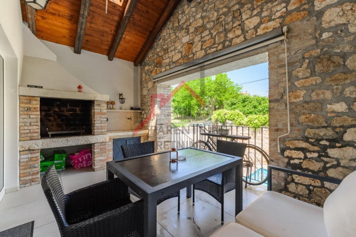 Istria, Parenzo - Autentica casa in pietra con piscina