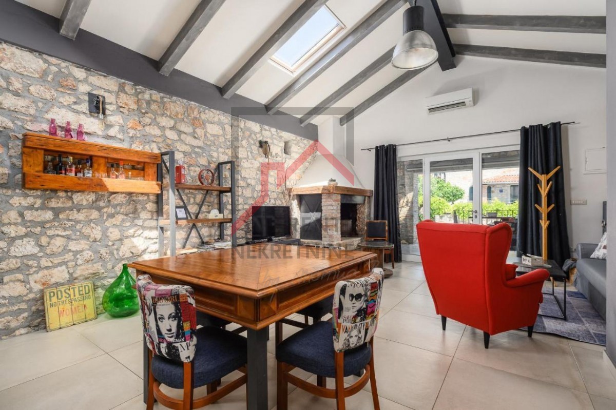 Istria, Parenzo - Autentica casa in pietra con piscina