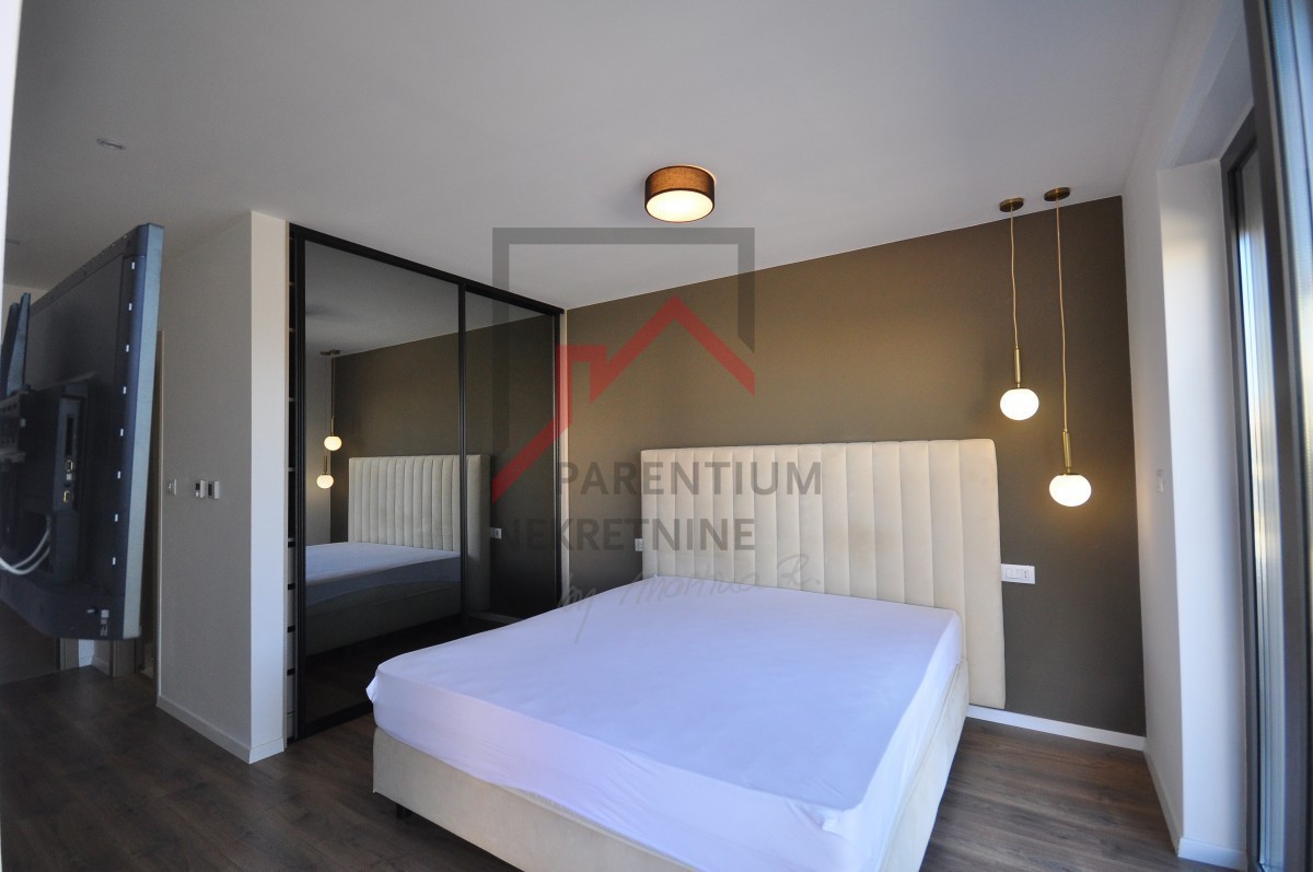 Appartamento arredato al piano terra, con piscina e tre camere da letto!!!