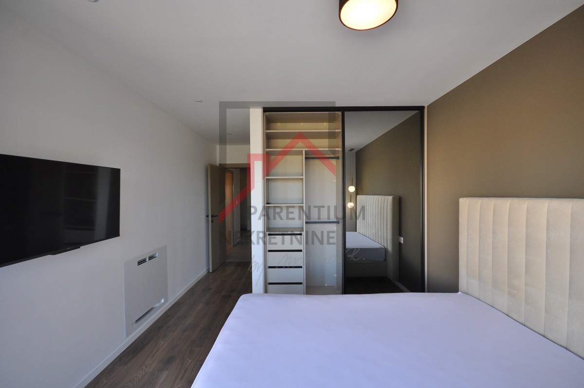 Appartamento arredato al piano terra, con piscina e tre camere da letto!!!