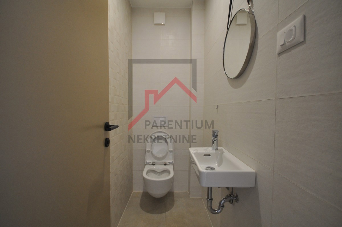 Appartamento arredato al piano terra, con piscina e tre camere da letto!!!