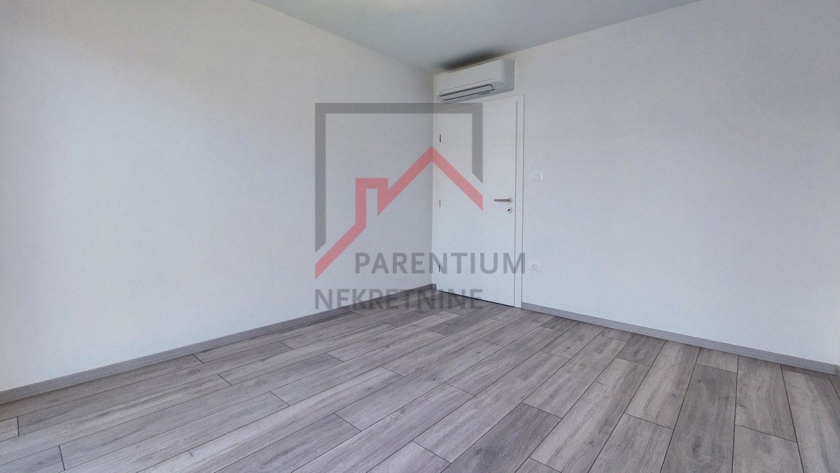 Parenzo, dintorni, nuovo appartamento al piano terra, con due camere da letto, 2 posti auto, cantina e giardino di 180m2