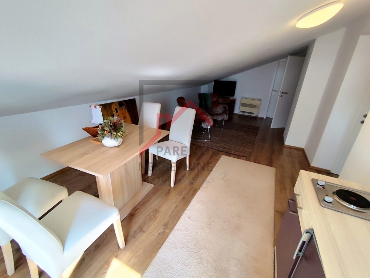 Casa moderna con giardino, a 5 km da Parenzo - posizione tranquilla, ultima di una fila