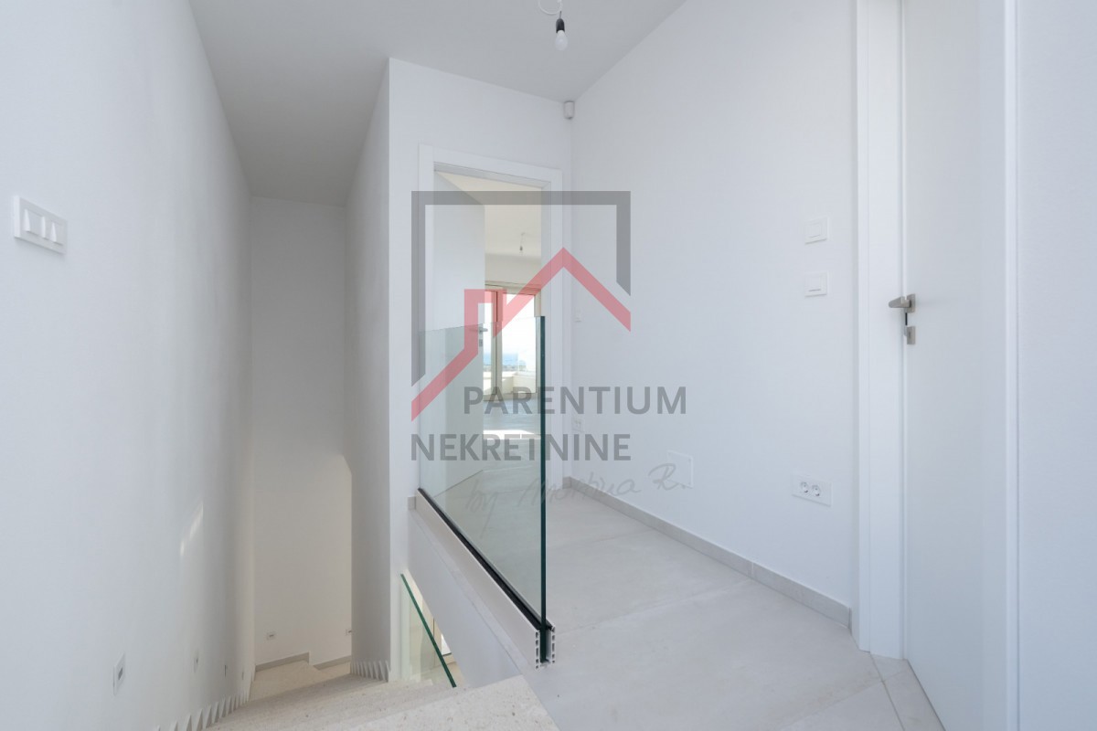 Istria, zona di Pola - Villa con piscina e vista mare aperta - nuova costruzione