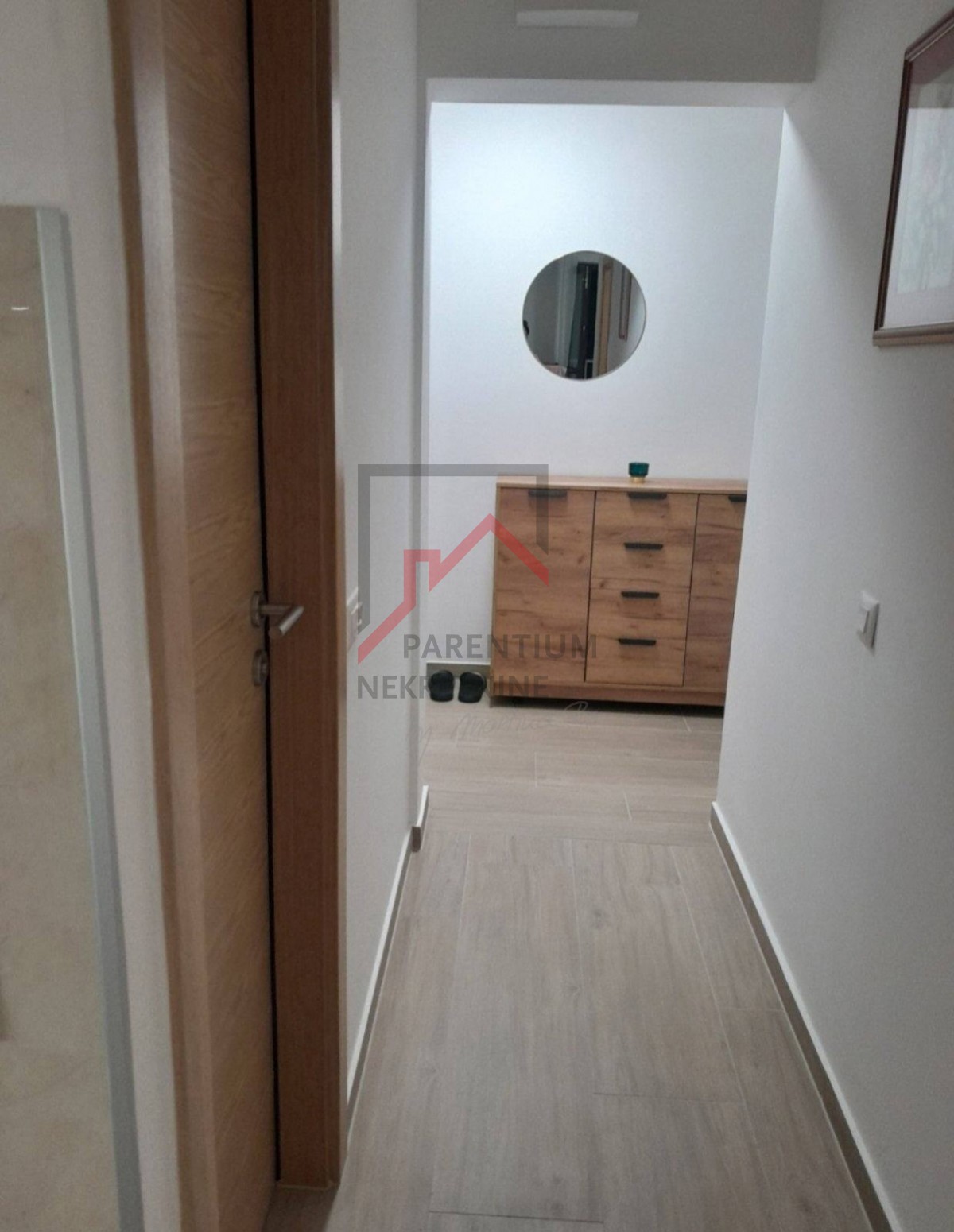 Istria, zona Parenzo - Appartamento ristrutturato, 40 m2, secondo piano, balcone