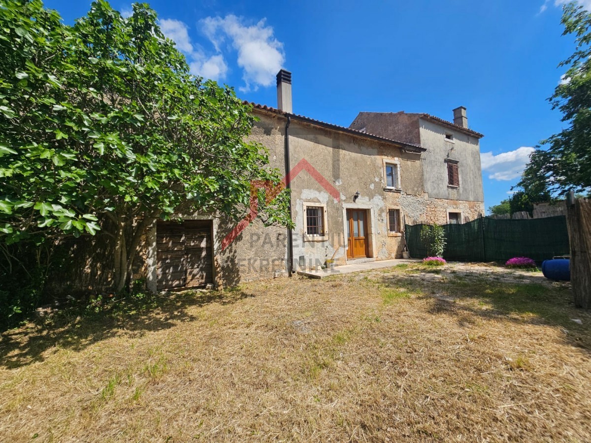 Casa in pietra da ristrutturare