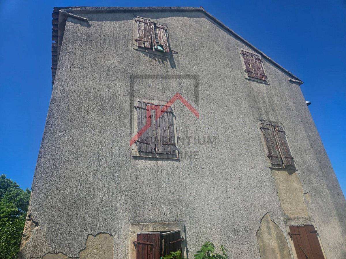 Casa in pietra da ristrutturare