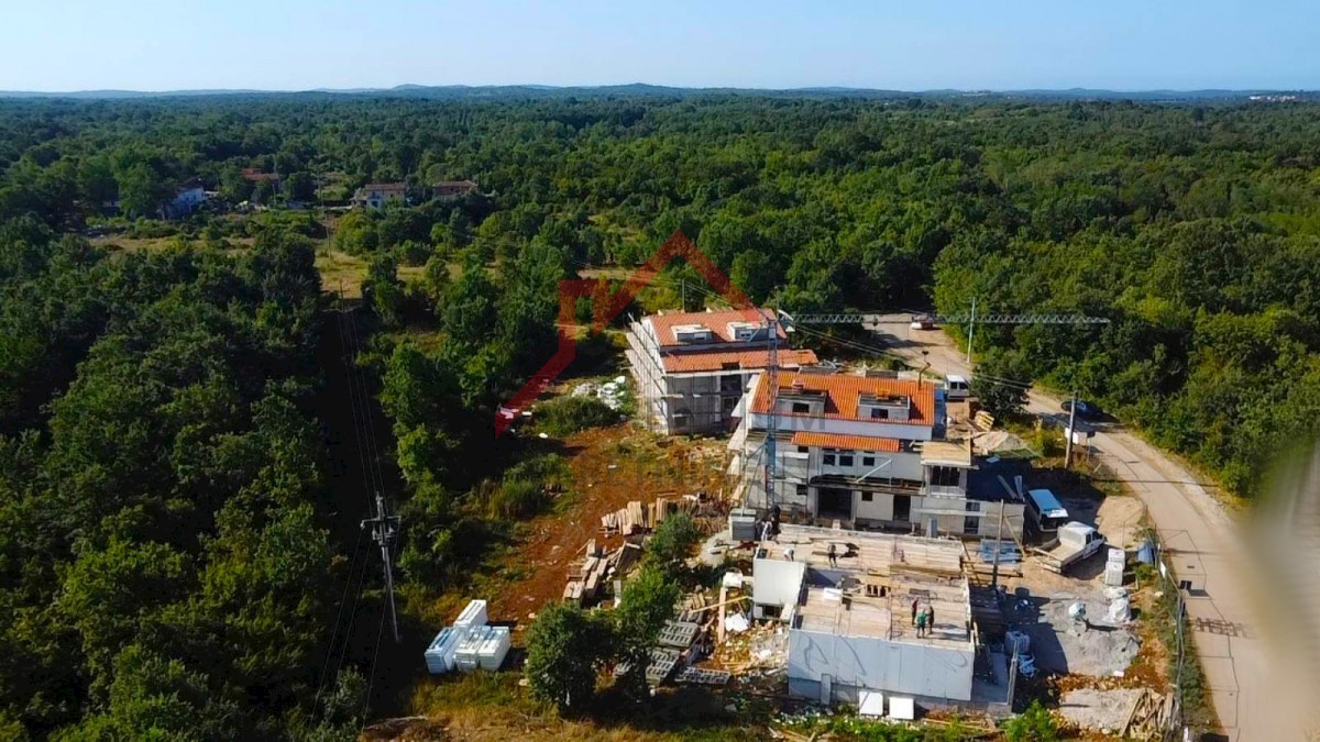 Poreč, dintorni, appartamento moderno al piano terra con un grande giardino!