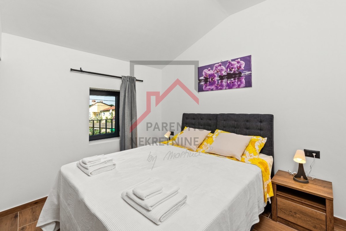 Istria, zona di Parenzo - Casa in pietra d'Istria con piscina