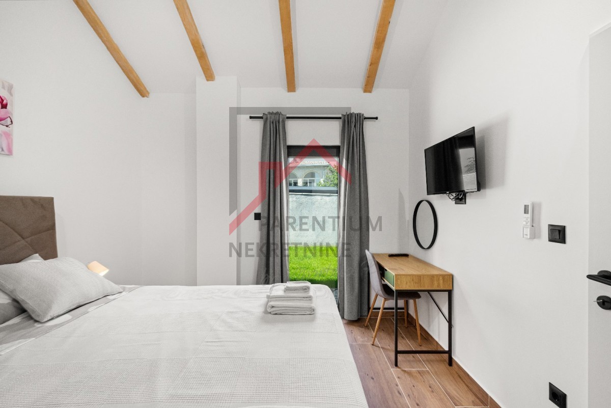 Istria, zona di Parenzo - Casa in pietra d'Istria con piscina