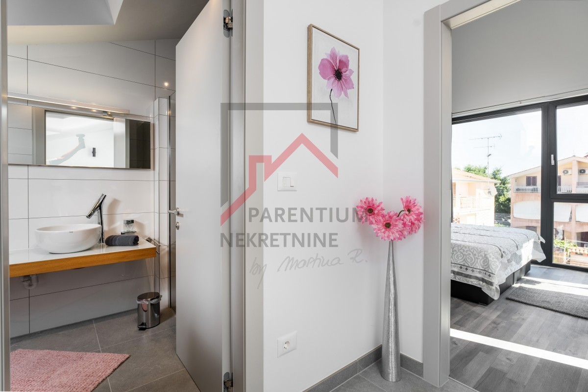 Casa a schiera con 4 camere da letto e piscina, ottimo investimento!!!