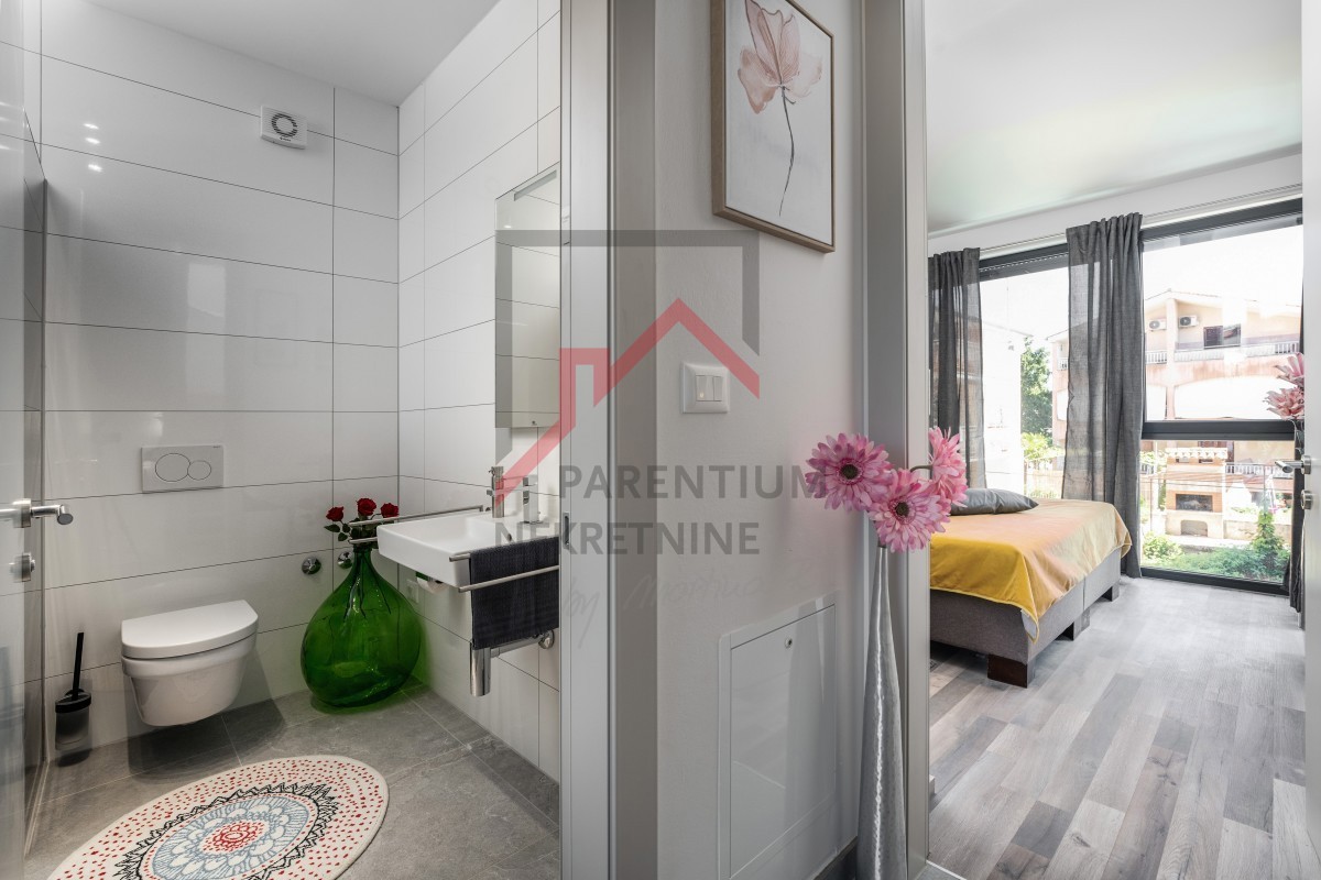 Casa a schiera con 4 camere da letto e piscina, ottimo investimento!!!