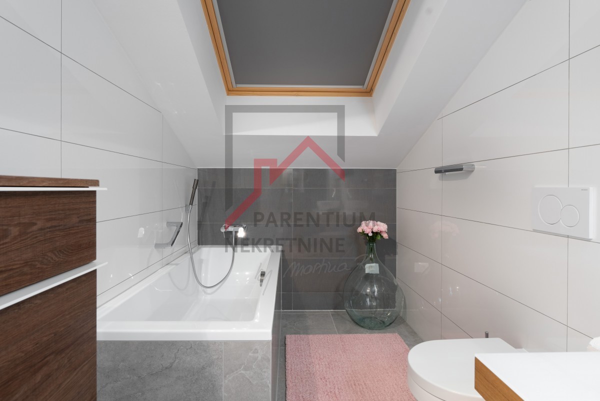 Casa a schiera con 4 camere da letto e piscina, ottimo investimento!!!
