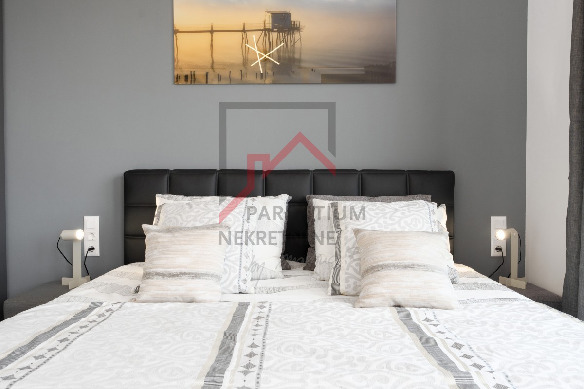 Casa a schiera con 4 camere da letto e piscina, ottimo investimento!!!