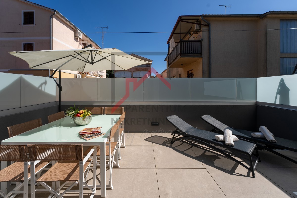 Casa a schiera con 4 camere da letto e piscina, ottimo investimento!!!