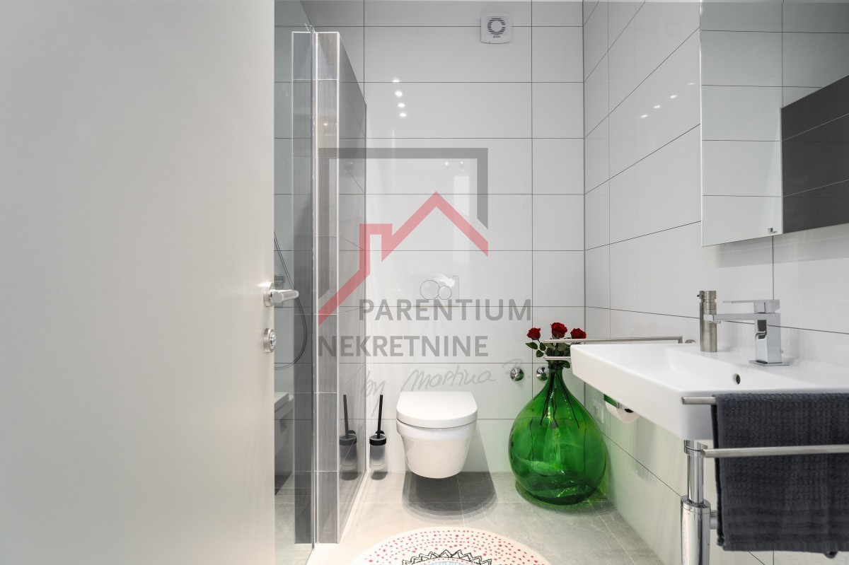 Casa a schiera con 4 camere da letto e piscina, ottimo investimento!!!