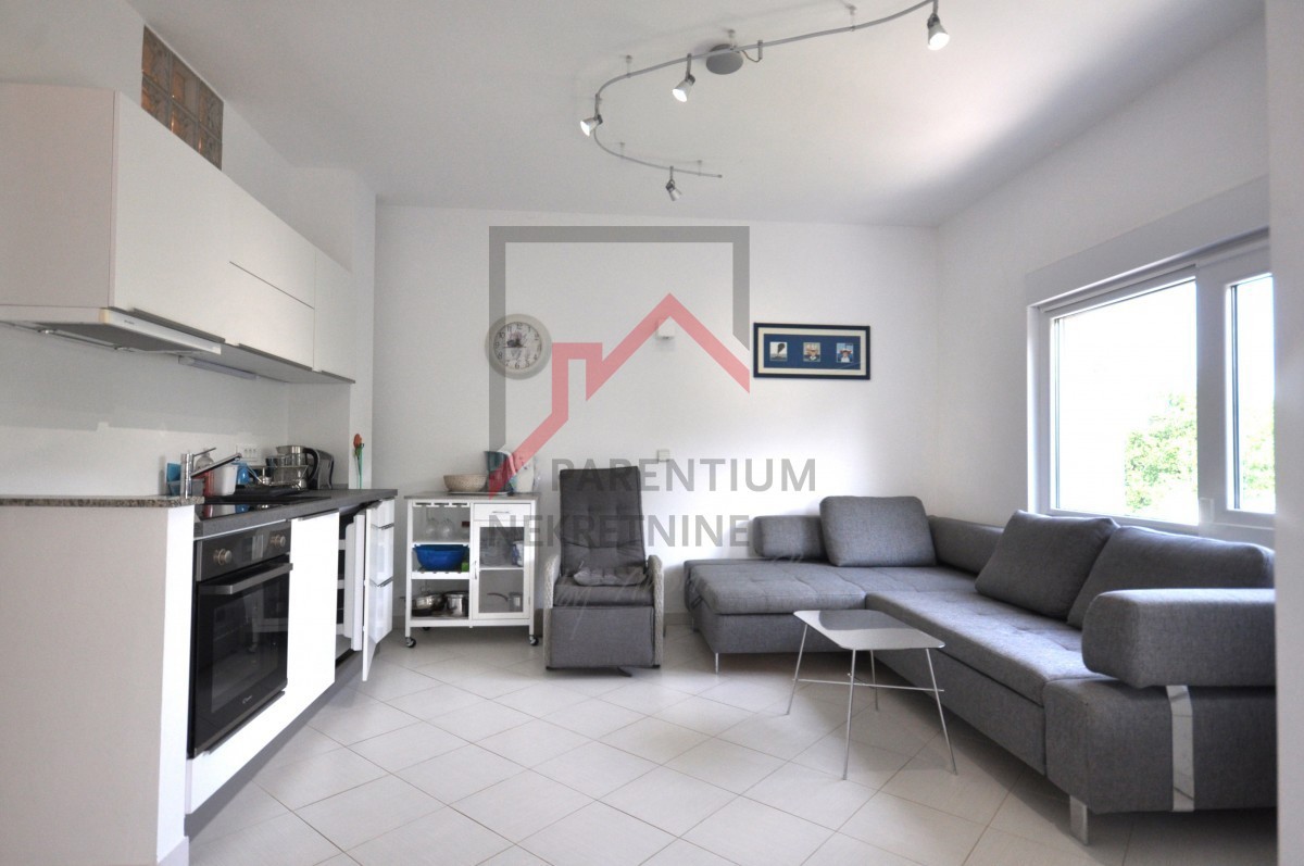 Monolocale ben arredato, a soli 900 metri dal mare