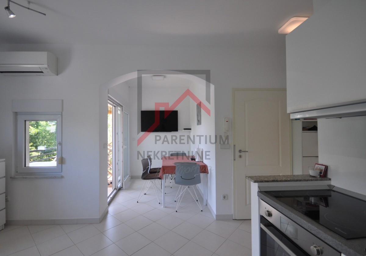 Monolocale ben arredato, a soli 900 metri dal mare