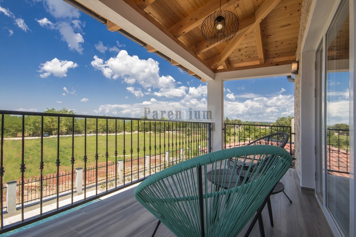 Parenzo, dintorni, bella villa con piscina