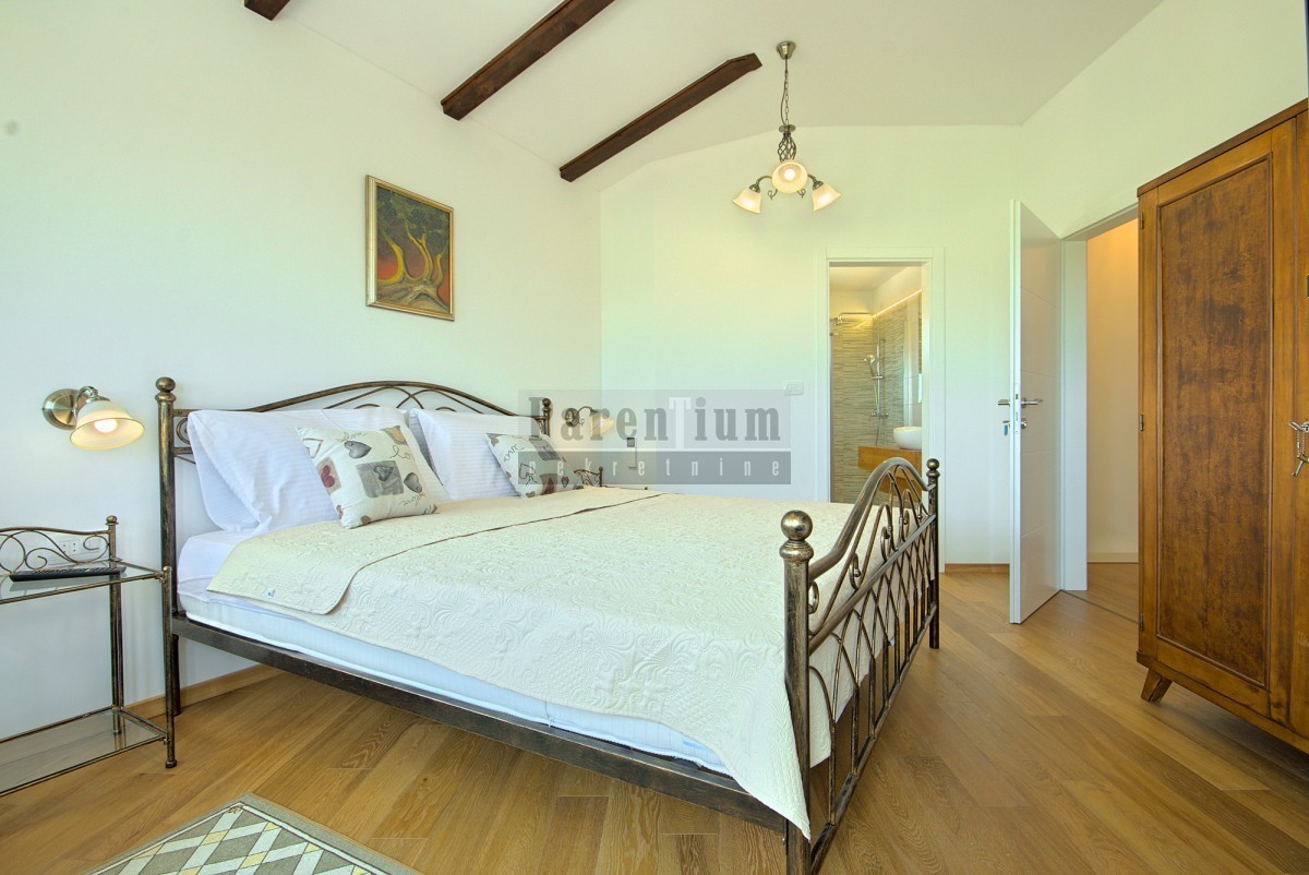 Parenzo, dintorni, bella villa con piscina