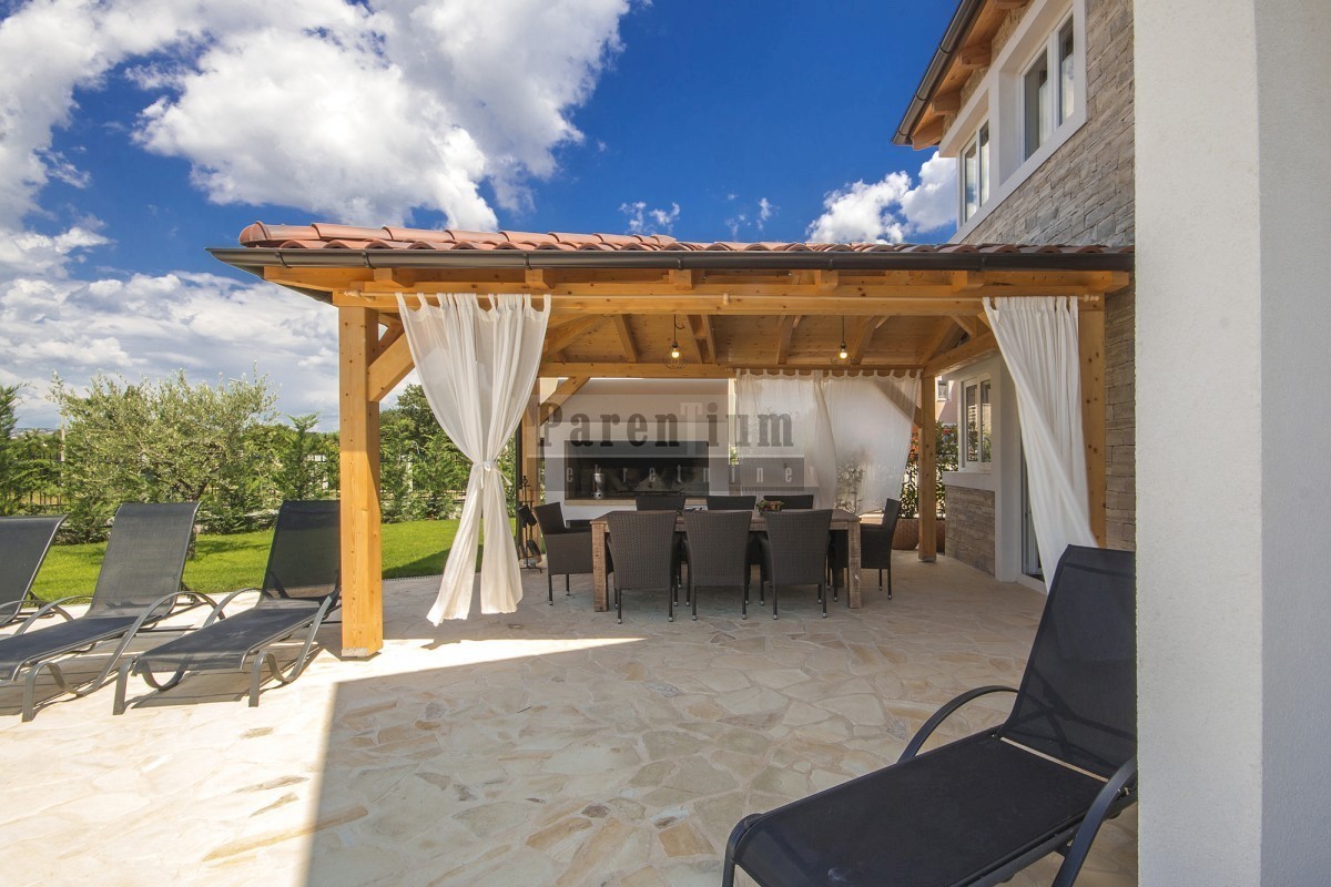 Parenzo, dintorni, bella villa con piscina