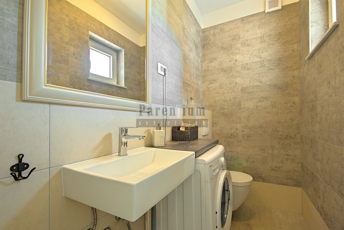 Parenzo, dintorni, bella villa con piscina