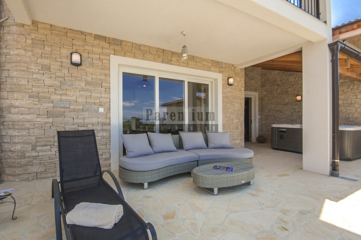 Parenzo, dintorni, bella villa con piscina