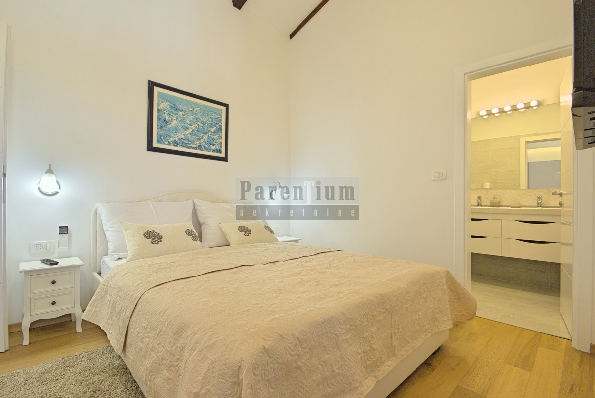 Parenzo, dintorni, bella villa con piscina