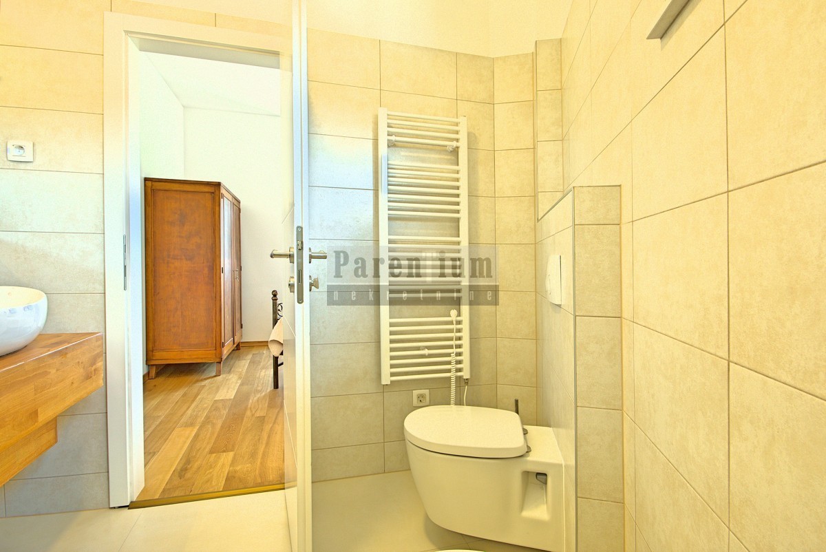 Parenzo, dintorni, bella villa con piscina