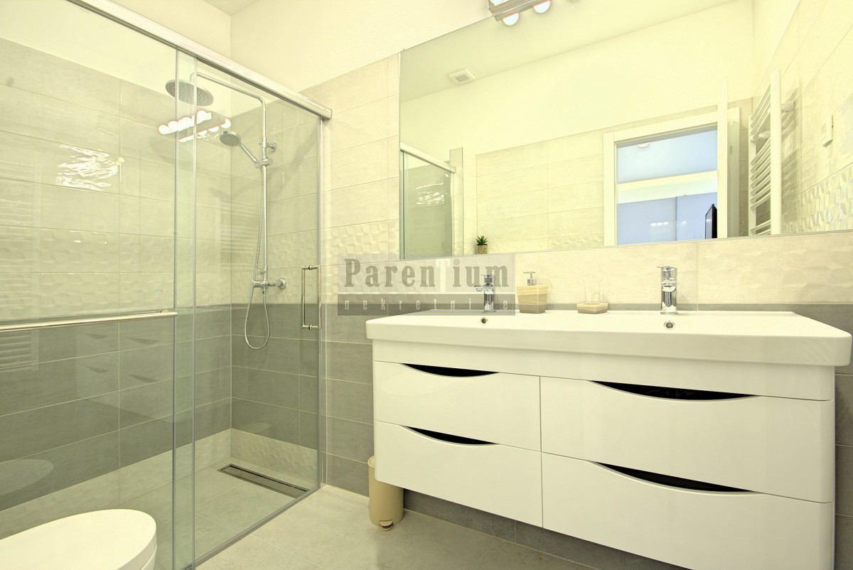 Parenzo, dintorni, bella villa con piscina