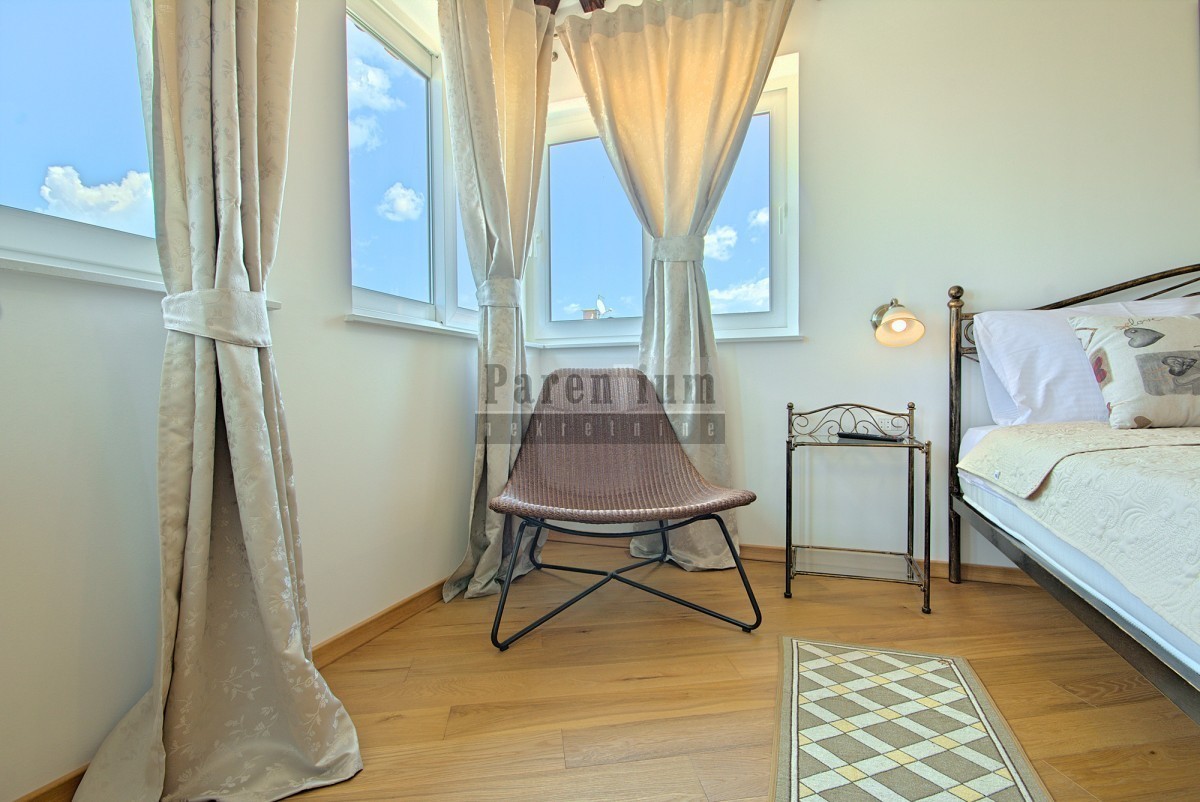 Parenzo, dintorni, bella villa con piscina