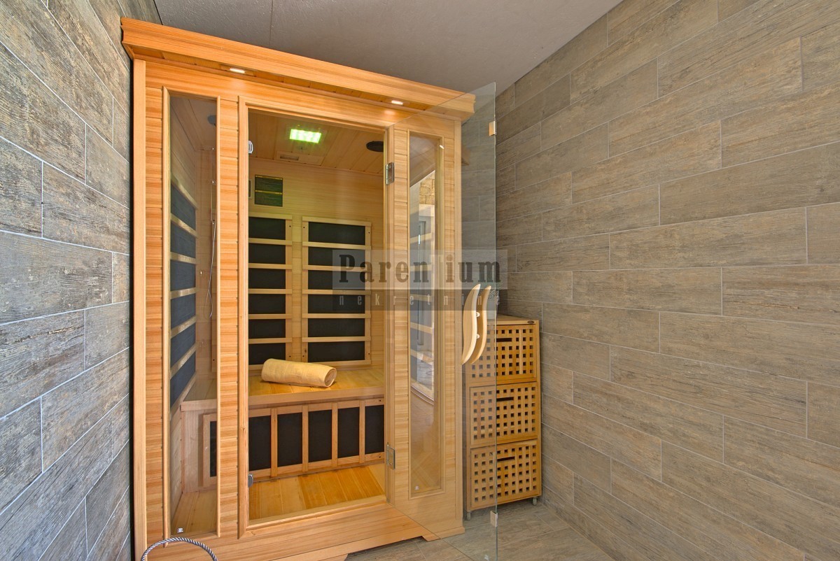 Parenzo, dintorni, bella villa con piscina