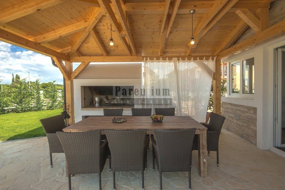 Parenzo, dintorni, bella villa con piscina