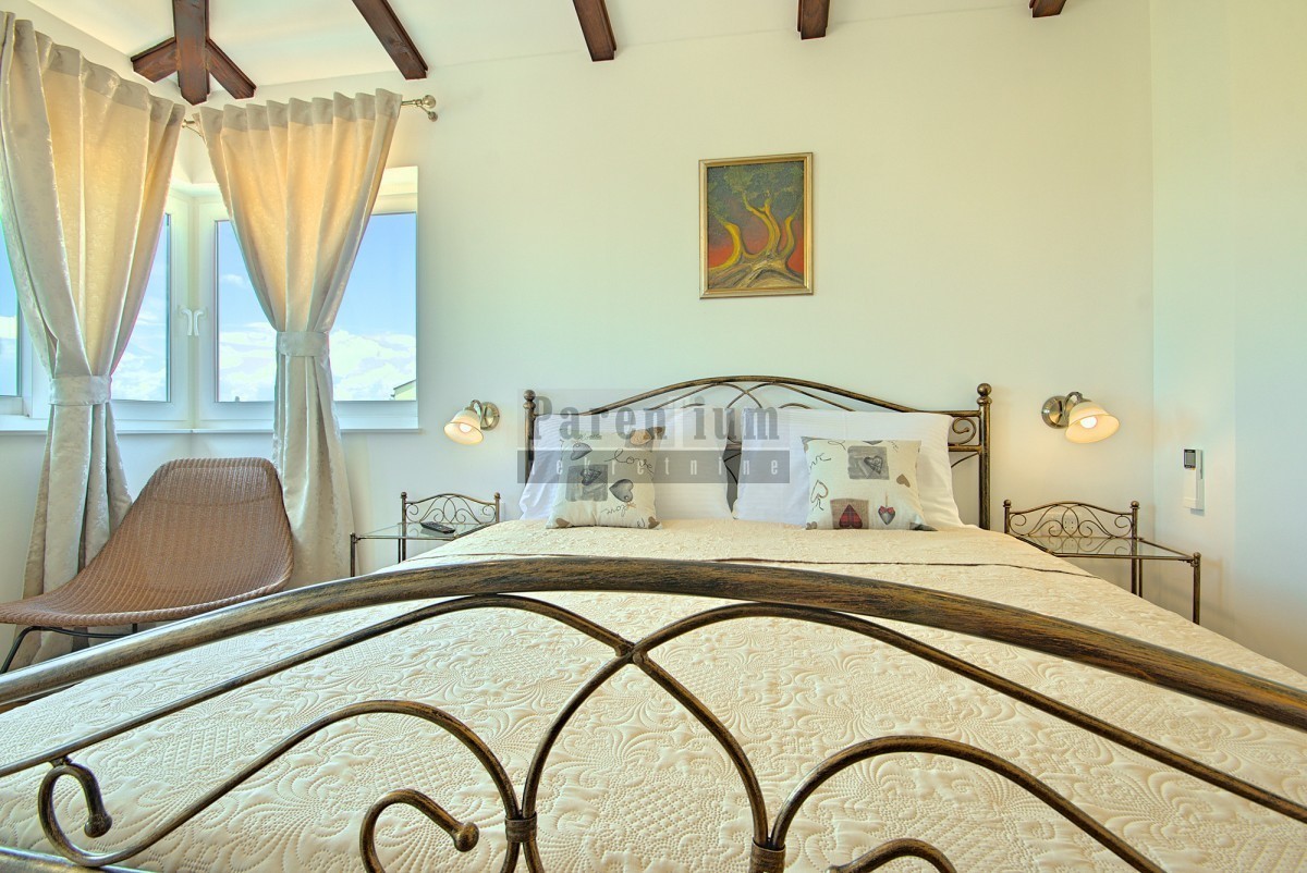 Parenzo, dintorni, bella villa con piscina