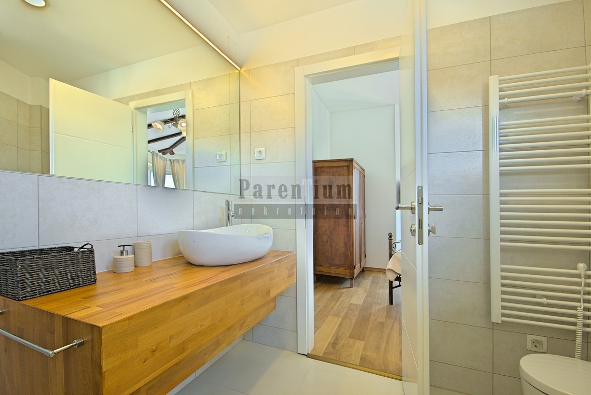 Parenzo, dintorni, bella villa con piscina