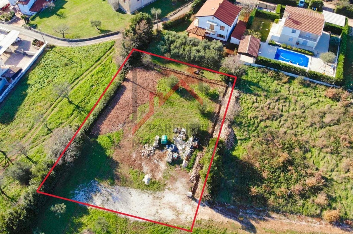 Istria, zona Parenzo - Bellissimo terreno edificabile con vista mare