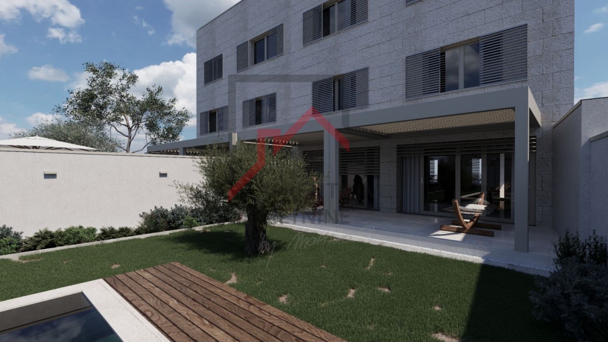 Istria, zona Parenzo - Appartamento duplex di lusso con piscina nel cuore della città