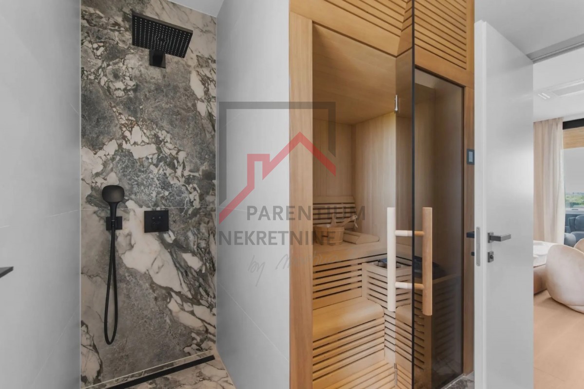 Istria, Parenzo - Attico moderno di lusso a 800 metri dal mare con vista mare