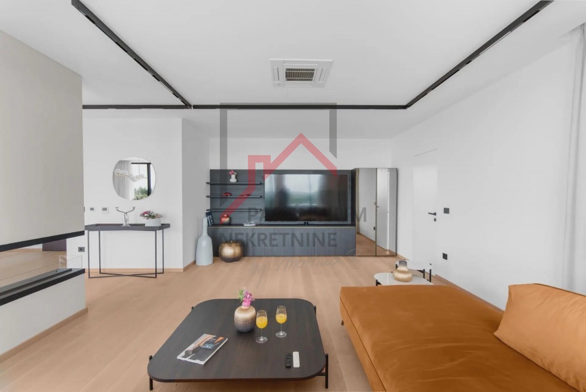 Istria, Parenzo - Attico moderno di lusso a 800 metri dal mare con vista mare