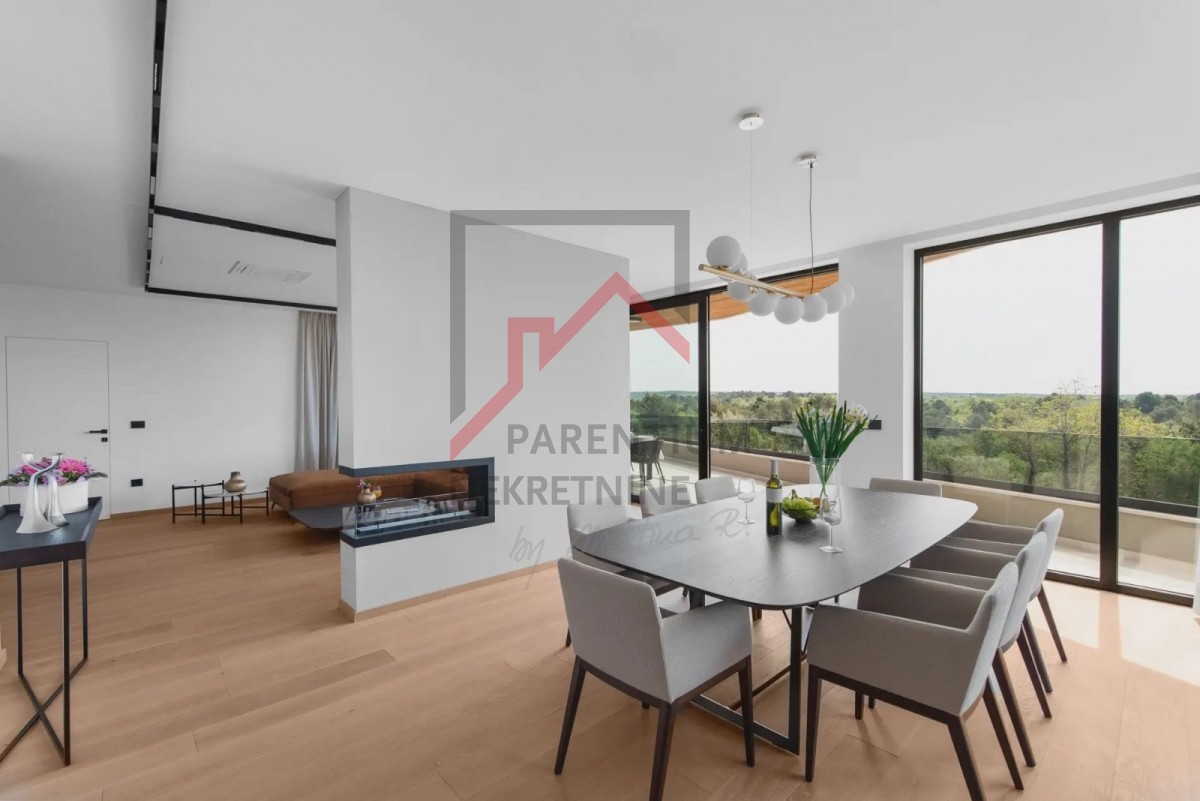 Istria, Parenzo - Attico moderno di lusso a 800 metri dal mare con vista mare