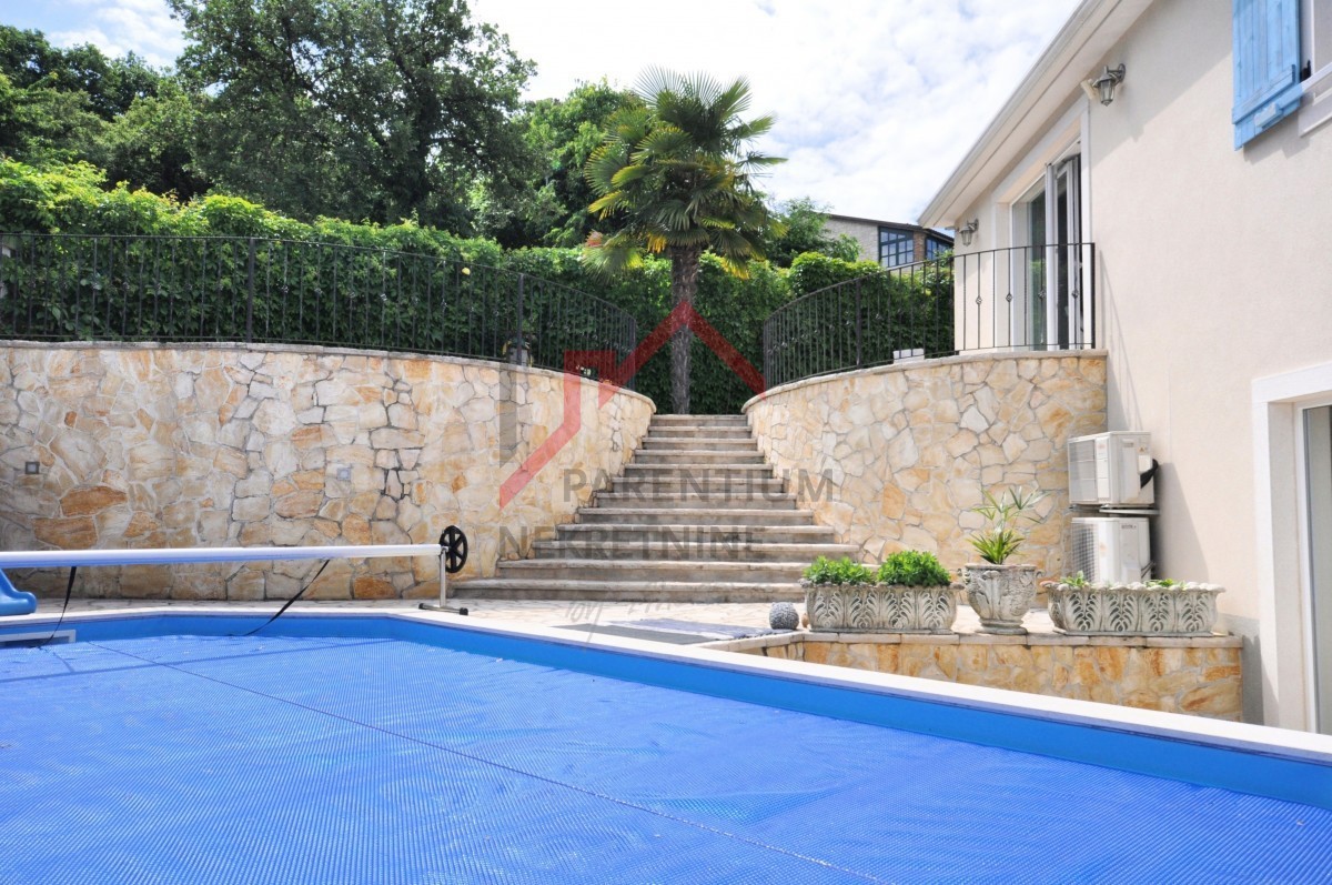 Istria, Parenzo - ESCLUSIVO - Casa con piscina e due appartamenti separati a 4 km dal mare