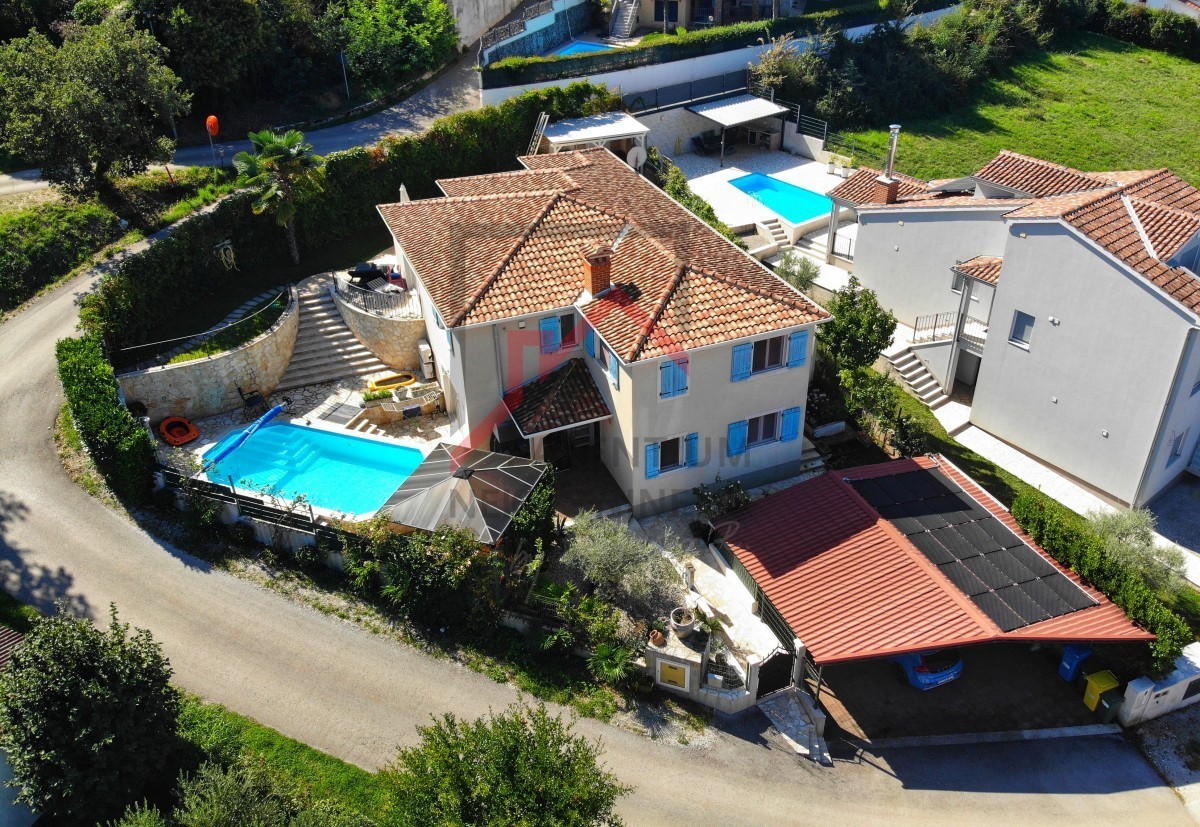 Istria, Parenzo - ESCLUSIVO - Casa con piscina e due appartamenti separati a 4 km dal mare