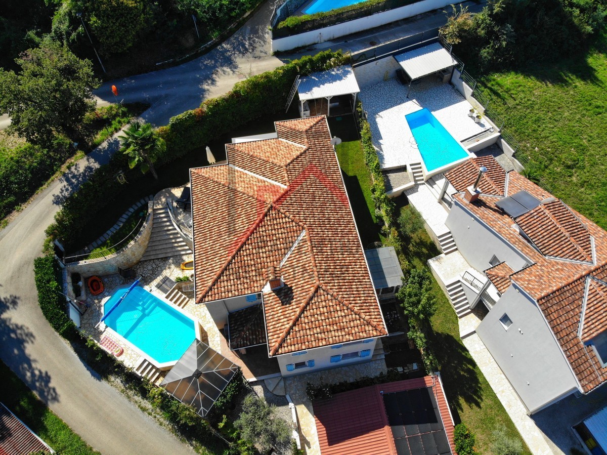Istria, Parenzo - ESCLUSIVO - Casa con piscina e due appartamenti separati a 4 km dal mare