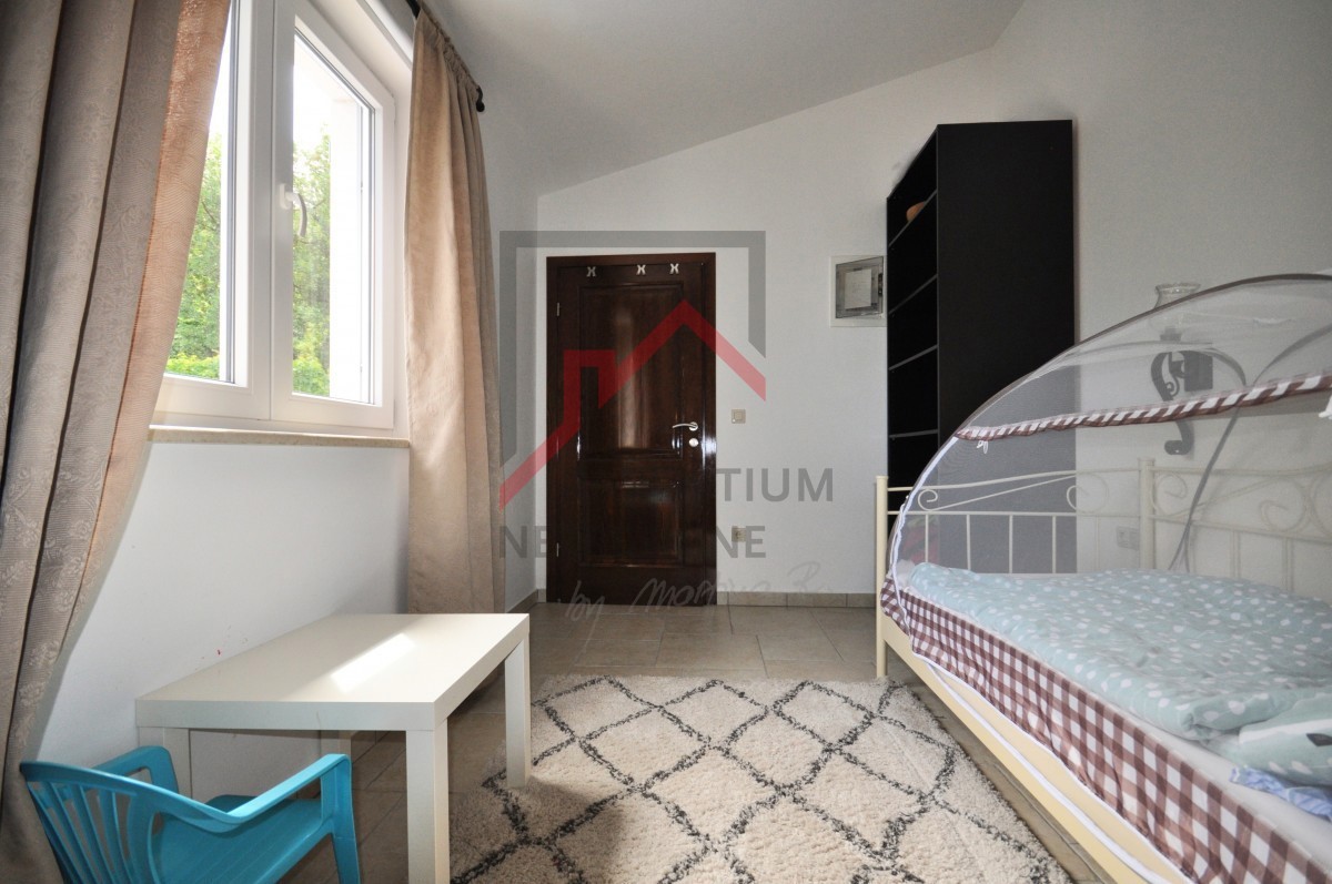 Istria, Parenzo - ESCLUSIVO - Casa con piscina e due appartamenti separati a 4 km dal mare