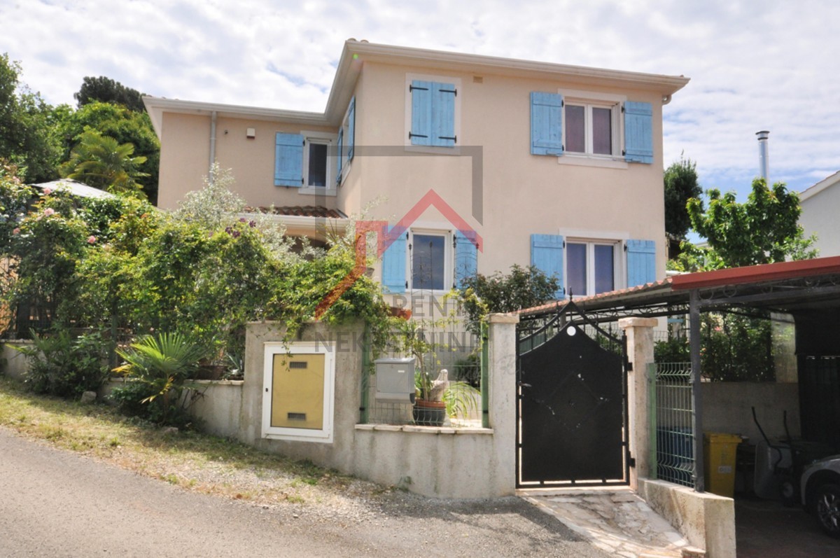 Istria, Parenzo - ESCLUSIVO - Casa con piscina e due appartamenti separati a 4 km dal mare