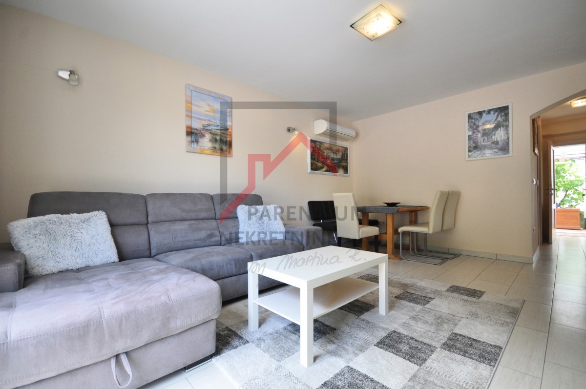 Istria, Parenzo - ESCLUSIVO - Casa con piscina e due appartamenti separati a 4 km dal mare